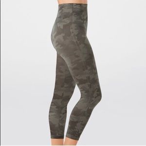 Spandx Medium M camo leggings